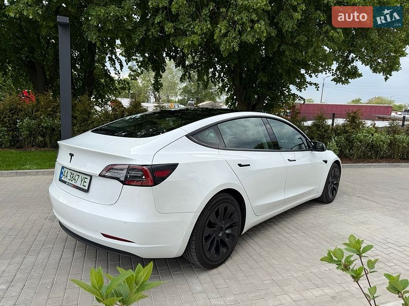 Седан Tesla Model 3 2020 в Києві