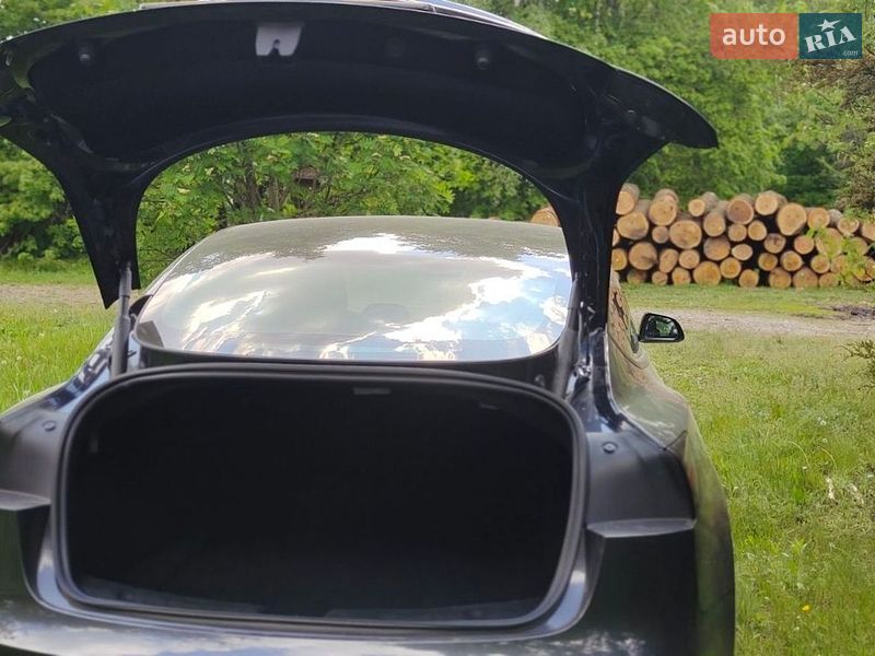 Седан Tesla Model 3 2025 в Полтаве