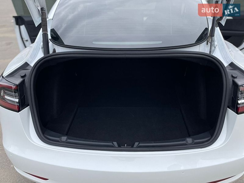 Седан Tesla Model 3 2021 в Харькове
