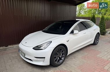 Седан Tesla Model 3 2019 в Львові