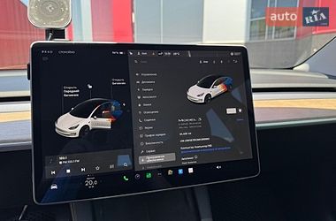 Седан Tesla Model 3 2021 в Києві