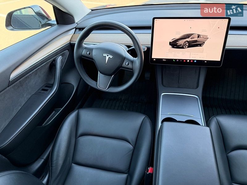 Седан Tesla Model 3 2022 в Киеве