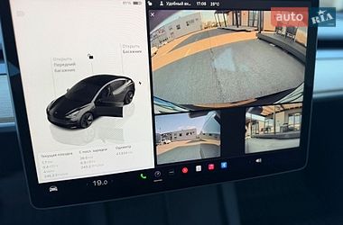 Седан Tesla Model 3 2022 в Киеве