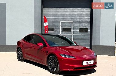 Седан Tesla Model 3 2024 в Києві