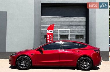 Седан Tesla Model 3 2024 в Києві