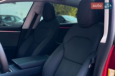 Седан Tesla Model 3 2024 в Києві