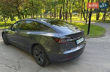 Седан Tesla Model 3 2022 в Киеве