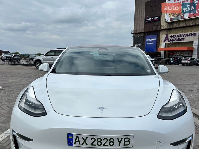 Седан Tesla Model 3 2018 в Харькове
