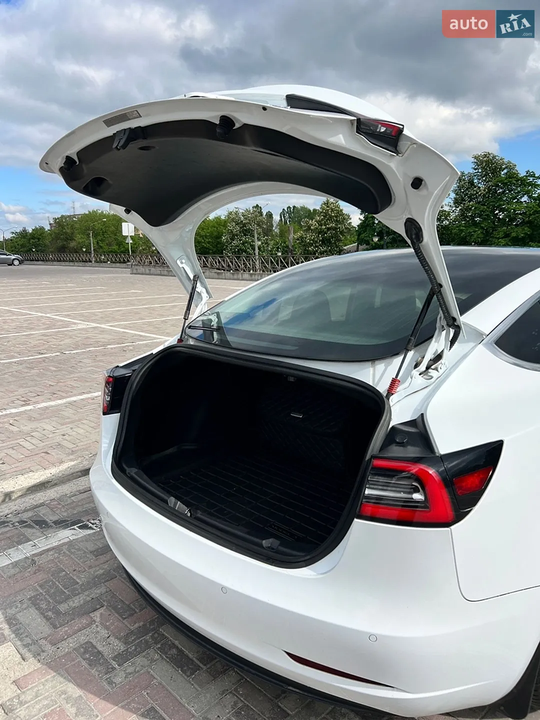 2018 Tesla Model 3 - мініатюра 8