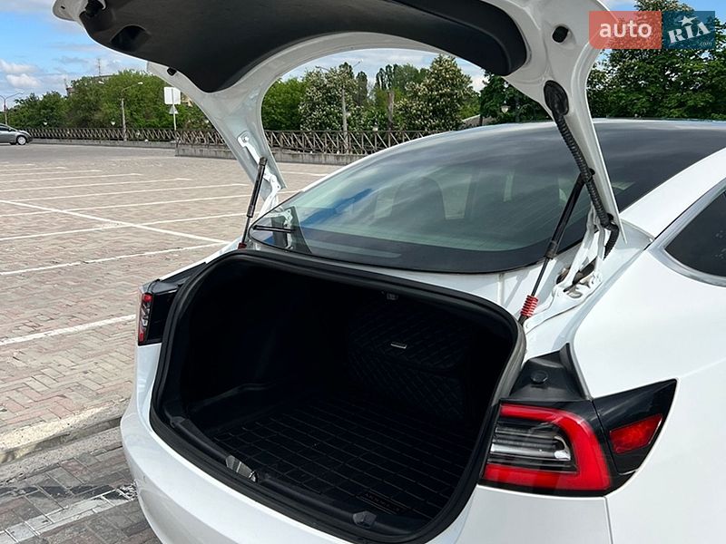 Седан Tesla Model 3 2018 в Харькове