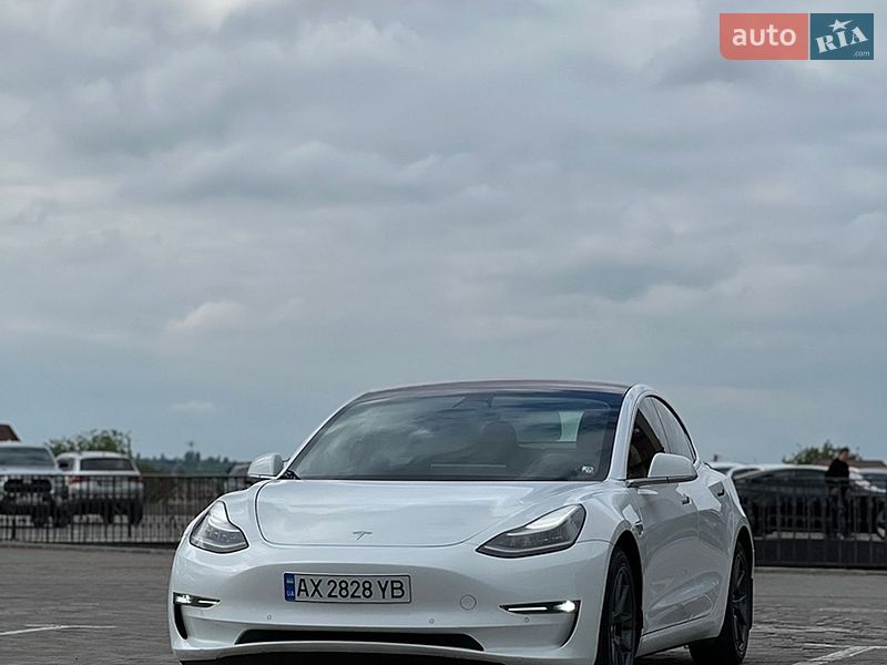 Седан Tesla Model 3 2018 в Харькове
