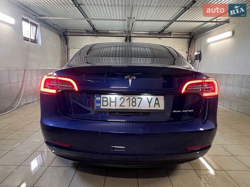 Седан Tesla Model 3 2021 в Одессе