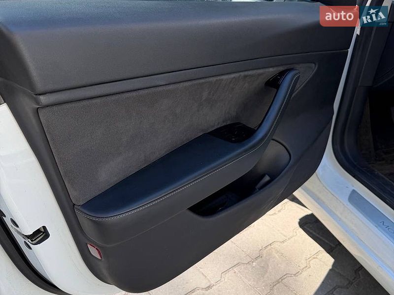 Седан Tesla Model 3 2019 в Киеве фото 10 Седан Tesla Model 3 2019 в Киеве