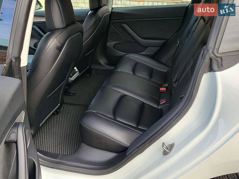 Седан Tesla Model 3 2021 в Полтаве
