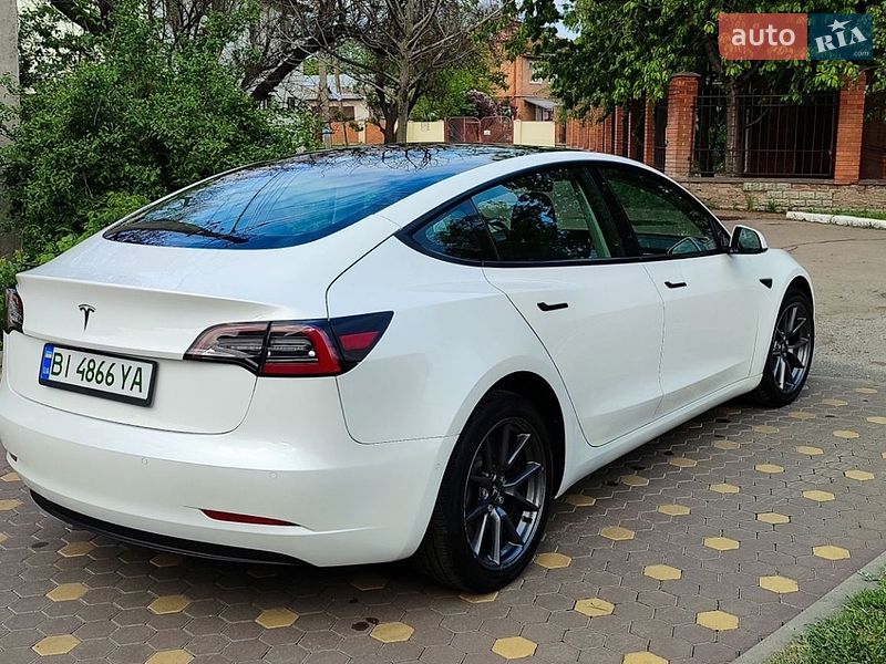 Седан Tesla Model 3 2021 в Полтаве