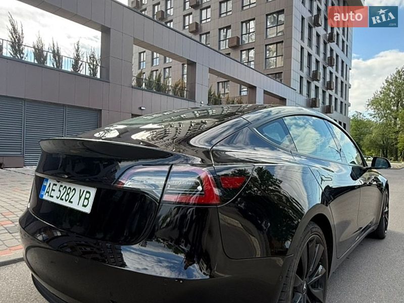 Седан Tesla Model 3 2022 в Дніпрі