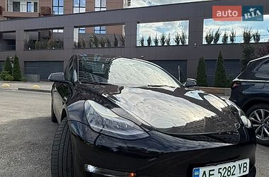 Седан Tesla Model 3 2022 в Дніпрі