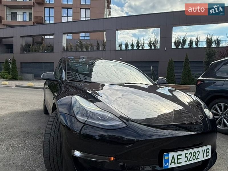 Седан Tesla Model 3 2022 в Дніпрі