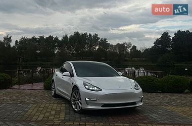 Седан Tesla Model 3 2021 в Львові