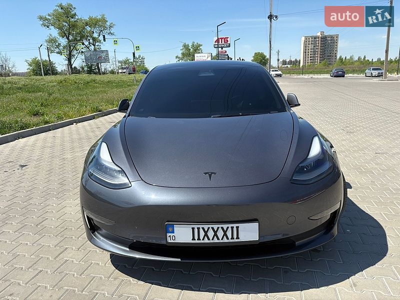 Седан Tesla Model 3 2023 в Києві