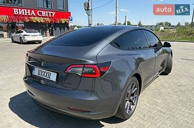 Седан Tesla Model 3 2023 в Києві