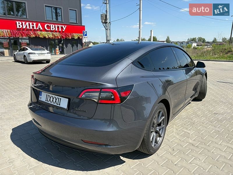 Седан Tesla Model 3 2023 в Києві