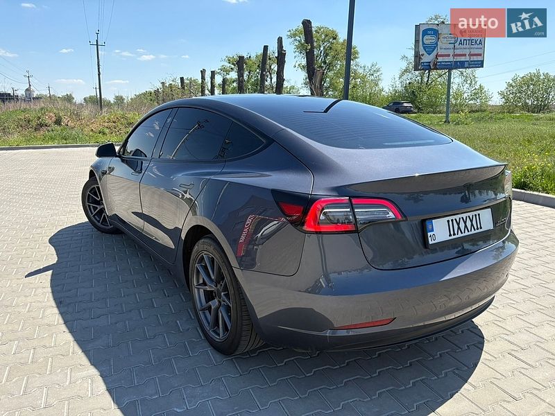 Седан Tesla Model 3 2023 в Києві