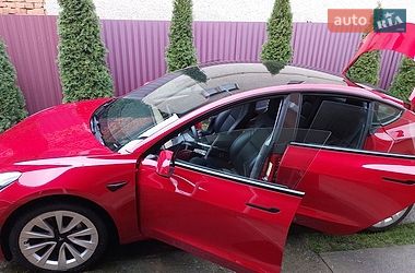 Седан Tesla Model 3 2021 в Ужгороде