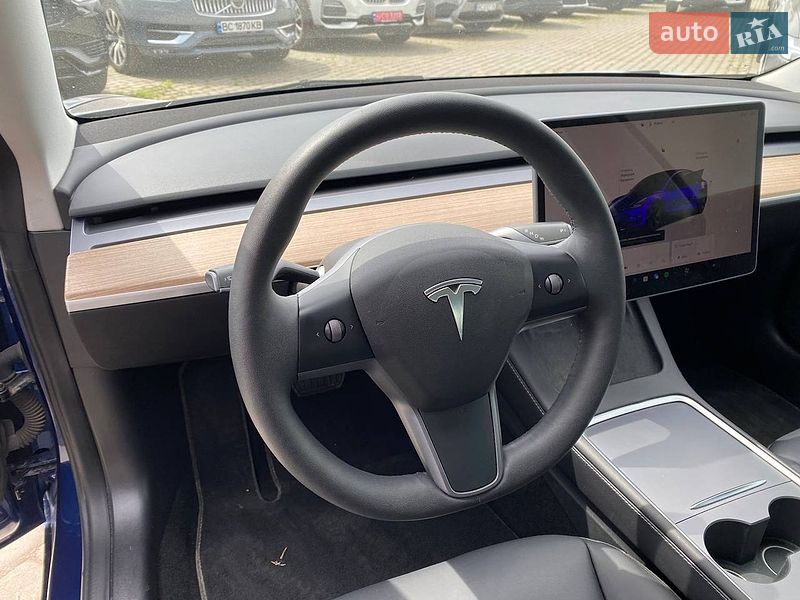 Седан Tesla Model 3 2022 в Львові
