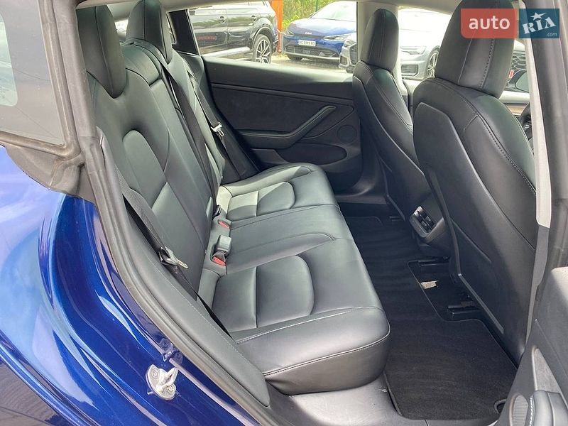Седан Tesla Model 3 2022 в Львові