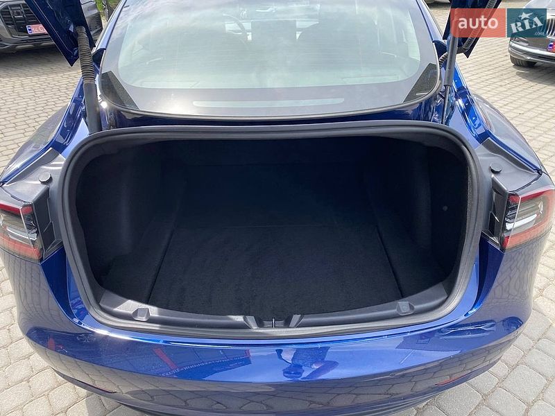 Седан Tesla Model 3 2022 в Львові