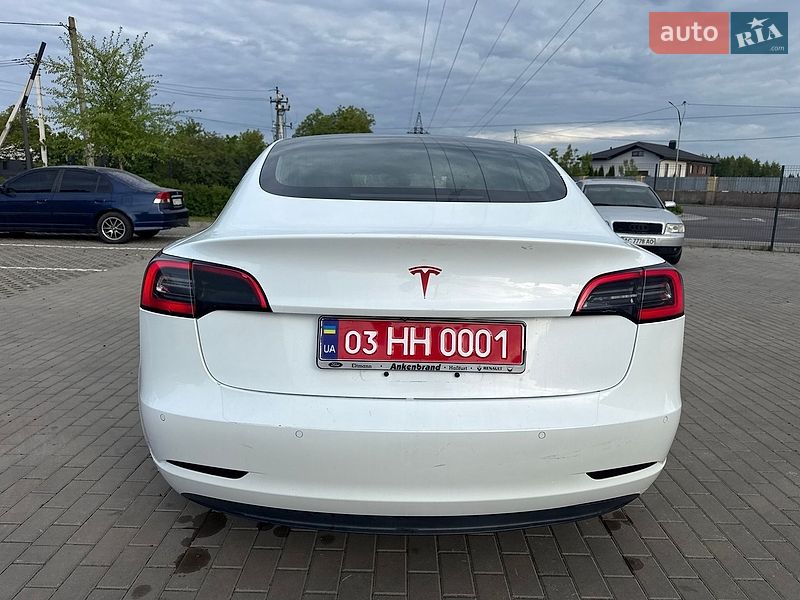 Седан Tesla Model 3 2018 в Луцьку
