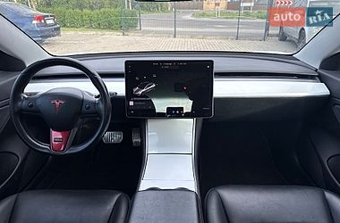 Седан Tesla Model 3 2018 в Луцьку