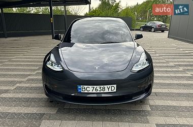 Седан Tesla Model 3 2023 в Львові