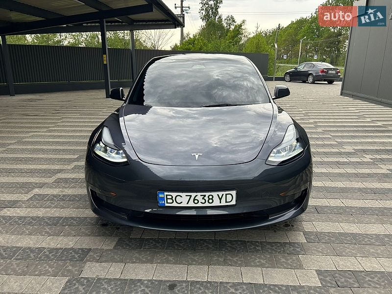 Tesla Model 3 2023