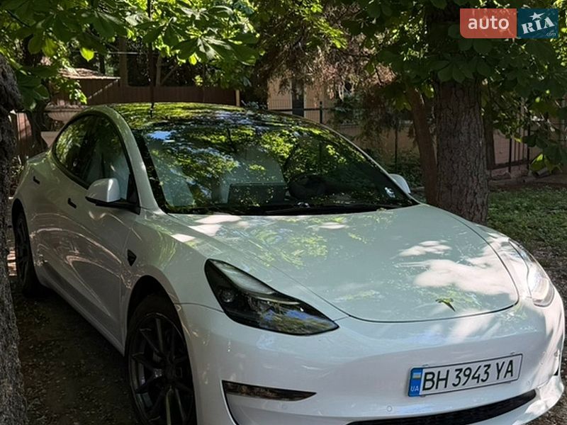 Седан Tesla Model 3 2021 в Одессе