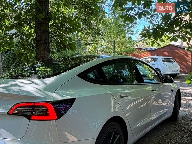Седан Tesla Model 3 2021 в Одессе