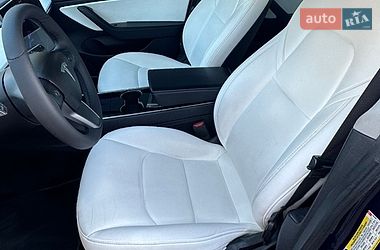 Седан Tesla Model 3 2019 в Луцке