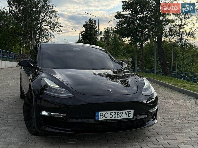 Седан Tesla Model 3 2021 в Запоріжжі
