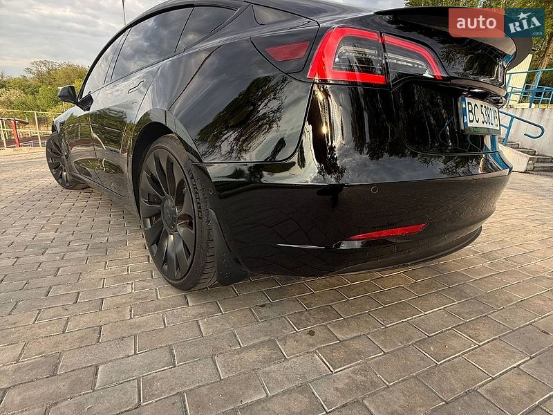 Седан Tesla Model 3 2021 в Запоріжжі