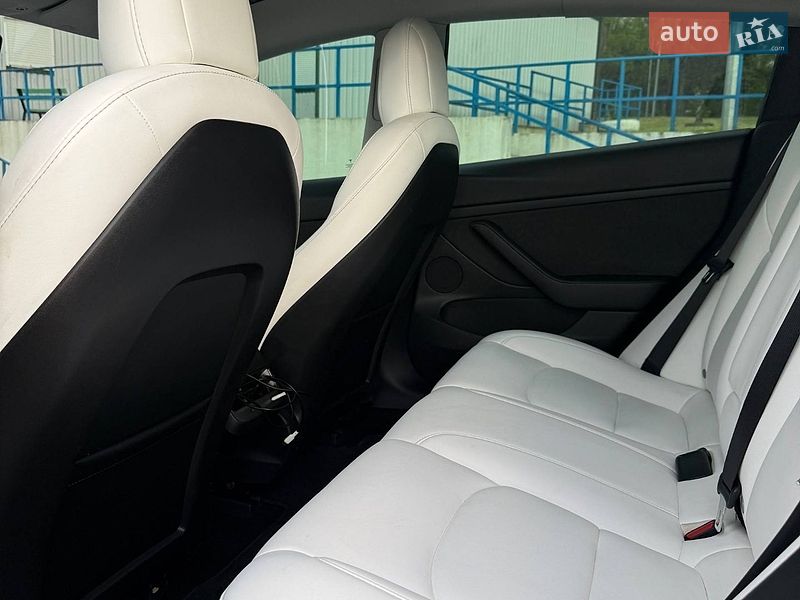 Седан Tesla Model 3 2021 в Запоріжжі