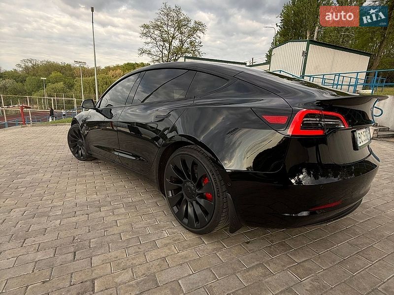 Седан Tesla Model 3 2021 в Запоріжжі