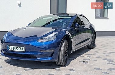 Седан Tesla Model 3 2019 в Корце