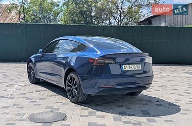 Седан Tesla Model 3 2019 в Корце
