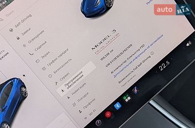 Седан Tesla Model 3 2019 в Корце