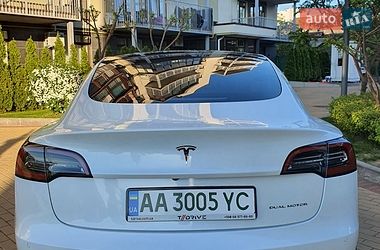 Седан Tesla Model 3 2021 в Києві