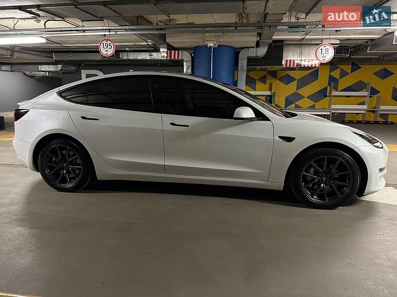 Седан Tesla Model 3 2018 в Киеве