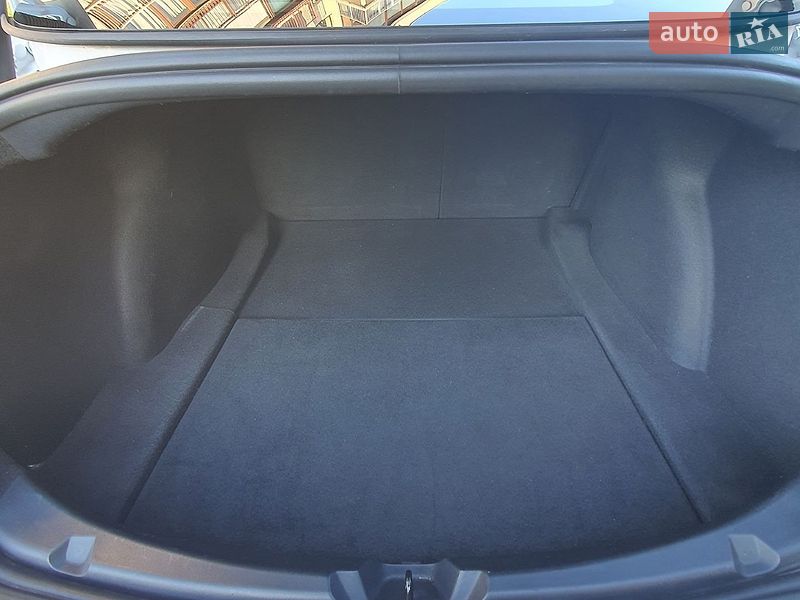 Седан Tesla Model 3 2021 в Києві