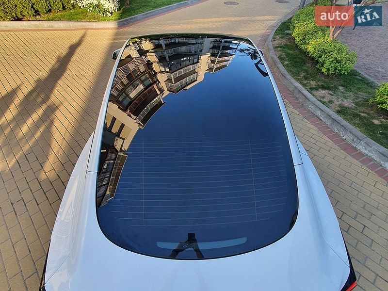Седан Tesla Model 3 2021 в Києві