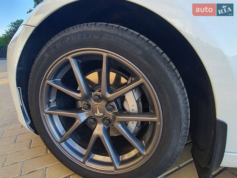 Седан Tesla Model 3 2021 в Києві
